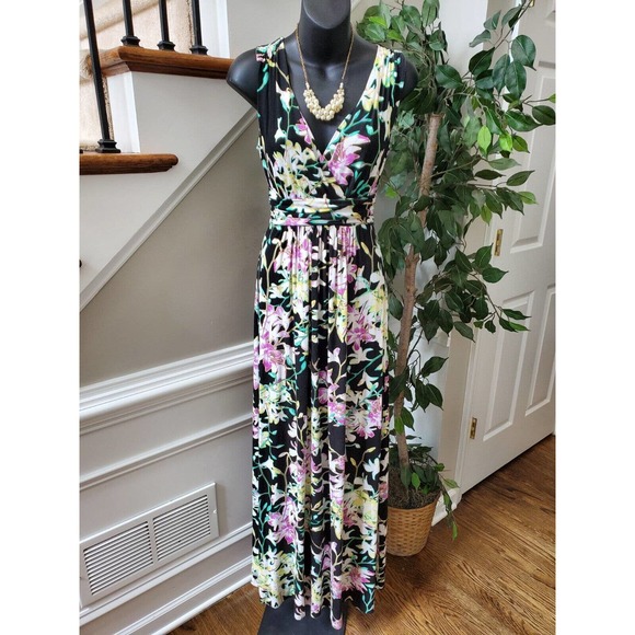 Jennifer Lopez Dresses & Skirts - Jennifer Lopez Women's Black Floral Rayon V-Neck Sleeveless Long Maxi Dress XS